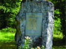 Spomenik v Dobravi